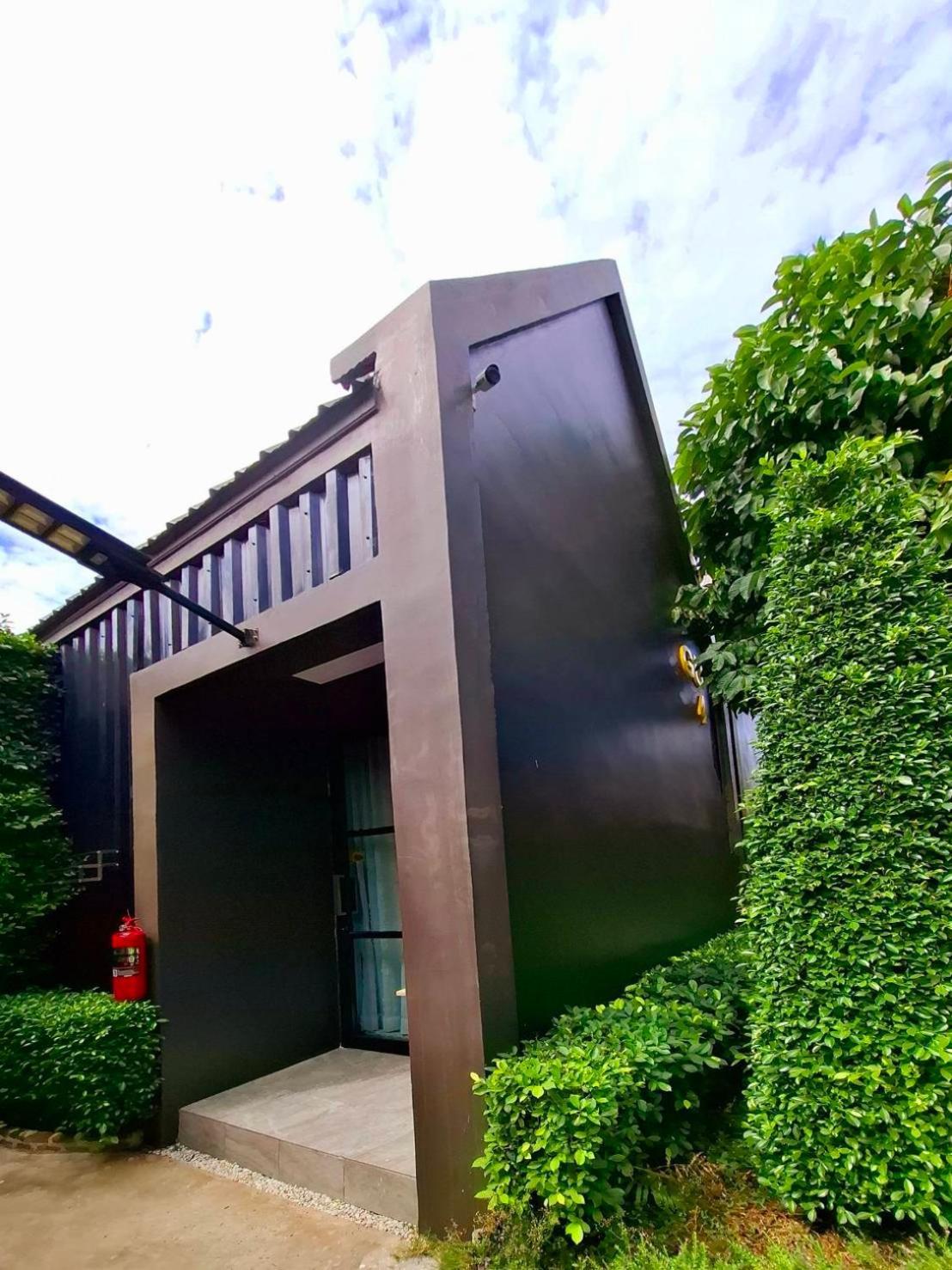 Sawasdee​ Buriram​ Resort Екстериор снимка