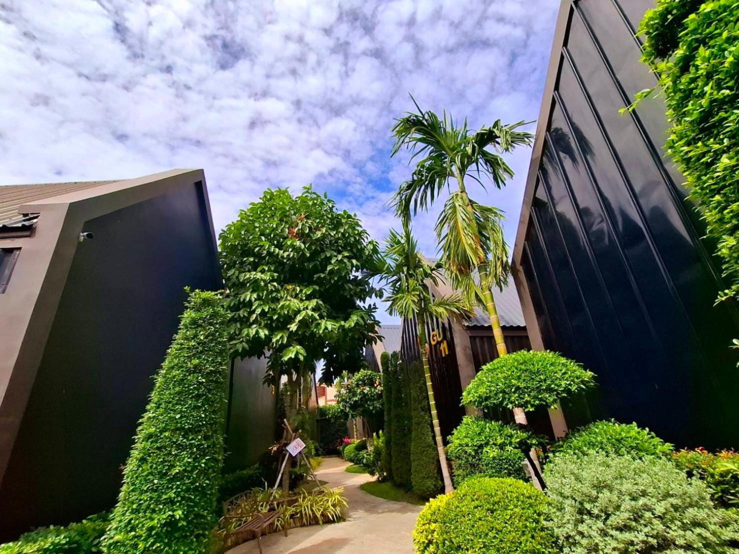 Sawasdee​ Buriram​ Resort Екстериор снимка