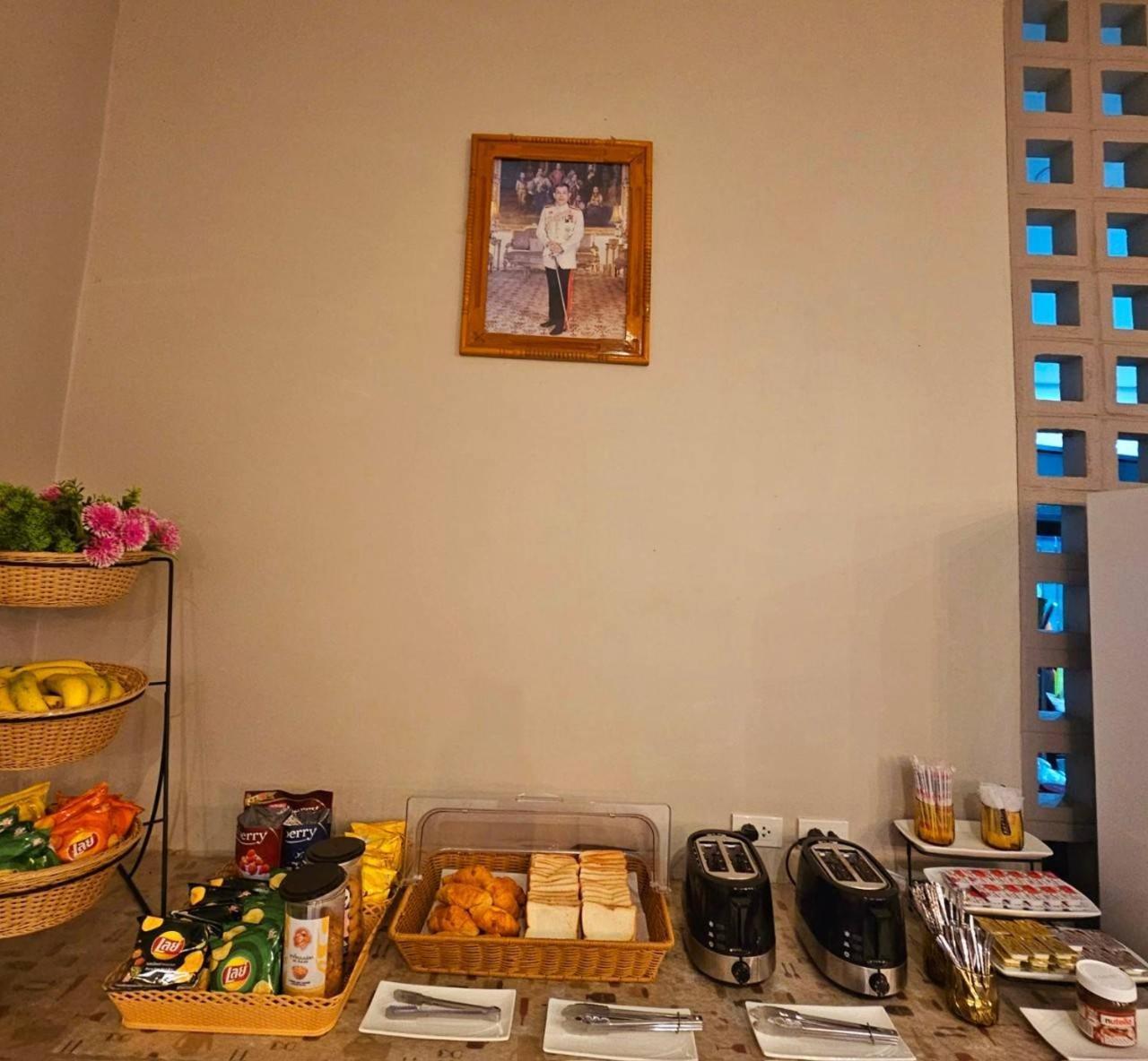 Sawasdee​ Buriram​ Resort Екстериор снимка