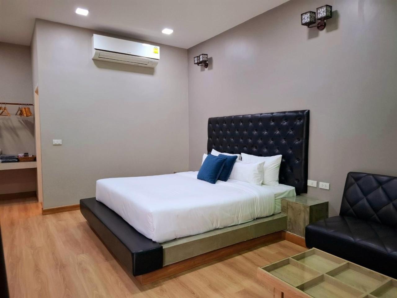 Sawasdee​ Buriram​ Resort Стая снимка