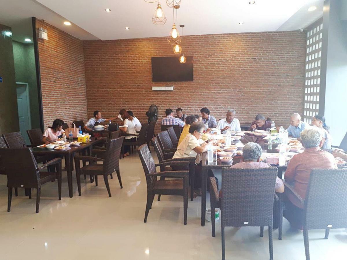 Sawasdee​ Buriram​ Resort Екстериор снимка