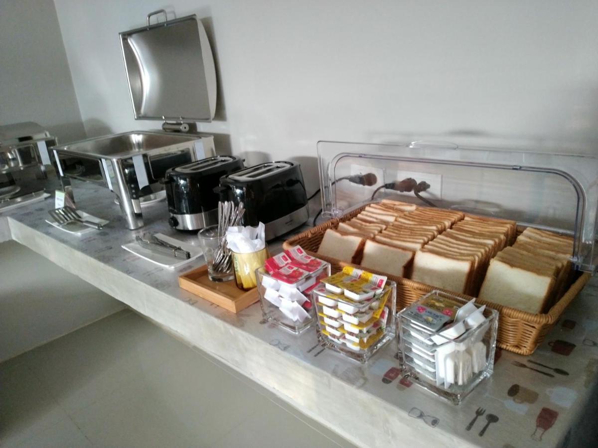 Sawasdee​ Buriram​ Resort Екстериор снимка